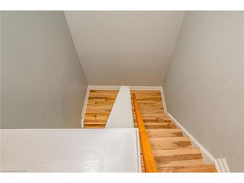 101-5061 Pinedale Avenue, Burlington, ON - Indoor Photo Showing Other Room