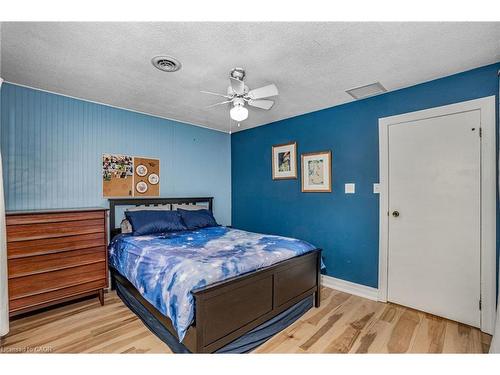 101-5061 Pinedale Avenue, Burlington, ON - Indoor Photo Showing Bedroom