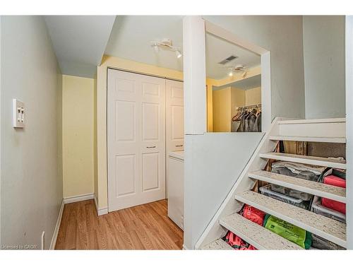 101-5061 Pinedale Avenue, Burlington, ON - Indoor Photo Showing Other Room