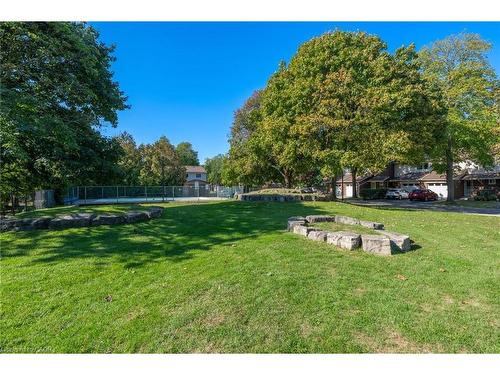 101-5061 Pinedale Avenue, Burlington, ON - Outdoor