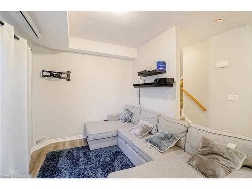 B19-1430 Highland Road W, Kitchener, ON - Indoor