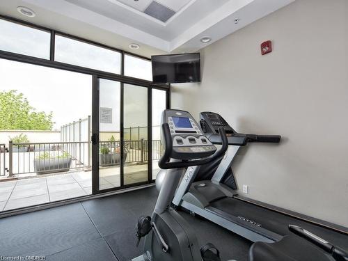 403-205 Lakeshore Road W, Oakville, ON - Indoor Photo Showing Gym Room