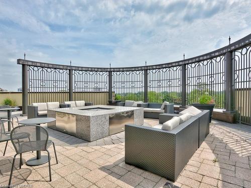 403-205 Lakeshore Road W, Oakville, ON - Outdoor With Exterior