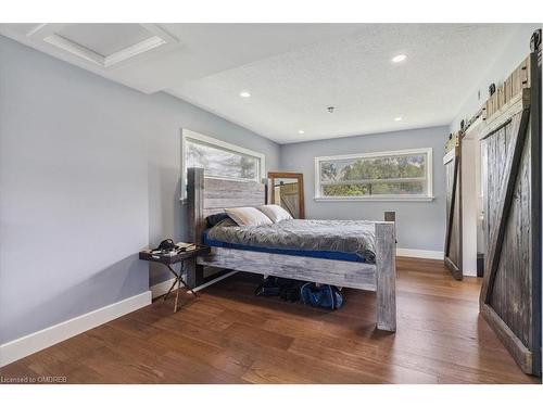 1099 Burnhamthorpe Road W, Oakville, ON - Indoor Photo Showing Bedroom