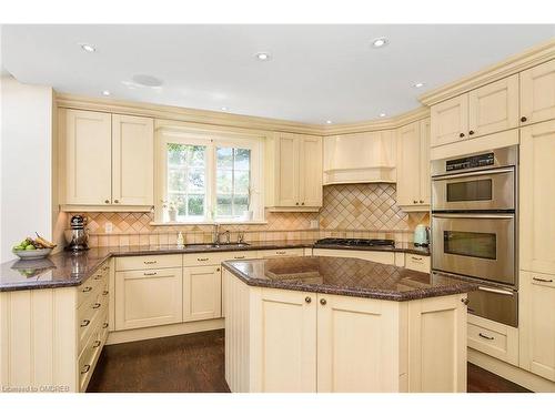 65 Thomas Street, Oakville, ON - Indoor Photo Showing Kitchen With Upgraded Kitchen