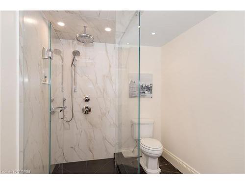 65 Thomas Street, Oakville, ON - Indoor Photo Showing Bathroom