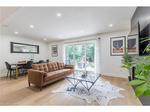478 Beverley Drive, Burlington, ON - Indoor Photo Showing Living Room