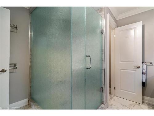 2069 Victoria Avenue, Burlington, ON - Indoor Photo Showing Bathroom