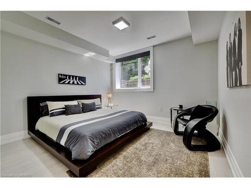 533 Carson Lane, Oakville, ON - Indoor Photo Showing Bedroom