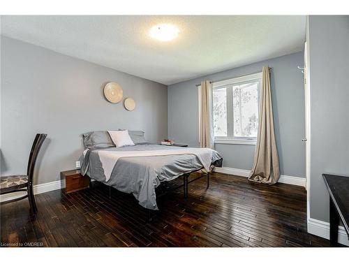 1451 Sixth Line, Oakville, ON - Indoor Photo Showing Bedroom