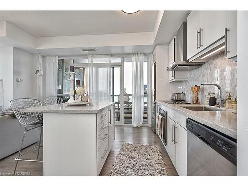 2109-2087 Fairview Street, Burlington, ON - Indoor Photo Showing Kitchen With Upgraded Kitchen