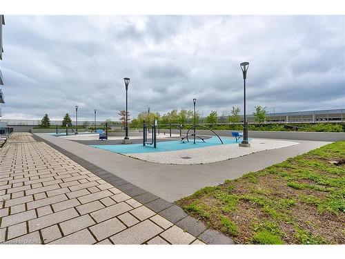 2109-2087 Fairview Street, Burlington, ON - Outdoor With View