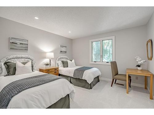 278 North Shore Boulevard E, Burlington, ON - Indoor Photo Showing Bedroom