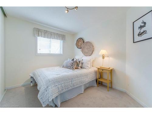 2373 Grand Ravine Drive, Oakville, ON - Indoor Photo Showing Bedroom