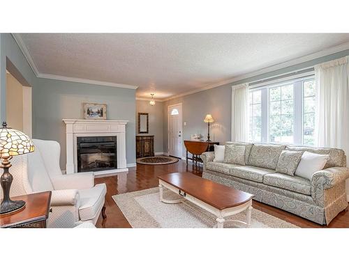 346 Head Street N, Strathroy, ON - Indoor Photo Showing Living Room With Fireplace