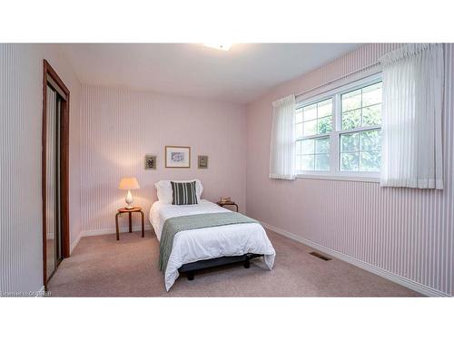 346 Head Street N, Strathroy, ON - Indoor Photo Showing Bedroom