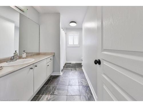 2259 Wuthering Heights Way, Oakville, ON - Indoor Photo Showing Bathroom