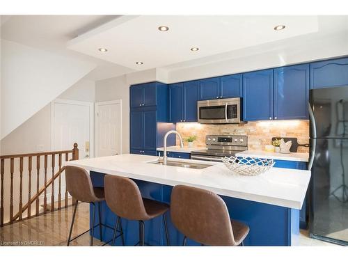 870 Hepburn Road, Milton, ON - Indoor Photo Showing Kitchen With Upgraded Kitchen