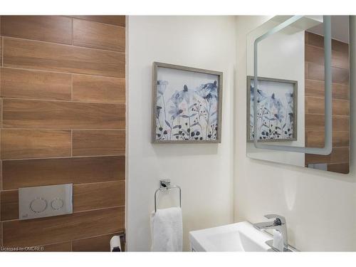 870 Hepburn Road, Milton, ON - Indoor Photo Showing Bathroom