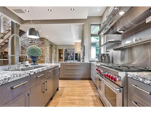 177 Lovers Lane, Ancaster, ON - Indoor Photo Showing Kitchen With Upgraded Kitchen