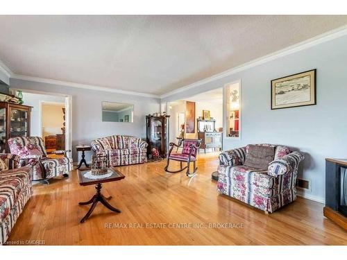 13254 Britannia Road, Milton, ON - Indoor Photo Showing Living Room