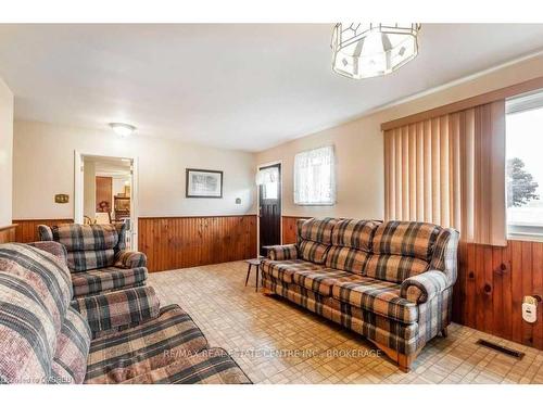 13254 Britannia Road, Milton, ON - Indoor Photo Showing Living Room