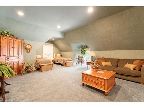 3400 Milburough Line, Burlington, ON - Indoor Photo Showing Living Room