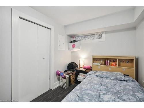 523 Cannon Street E, Hamilton, ON - Indoor Photo Showing Bedroom