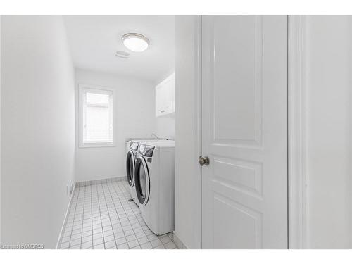 4617 Cornerstone Drive, Burlington, ON - Indoor Photo Showing Laundry Room