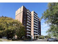 504-3105 Queen Frederica Drive  Mississauga, ON L4Y 3A5