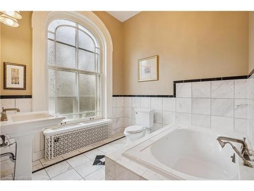 30 South Street W, Hamilton, ON - Indoor Photo Showing Bathroom
