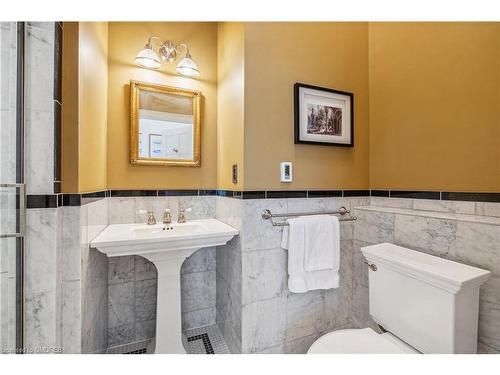 30 South Street W, Hamilton, ON - Indoor Photo Showing Bathroom