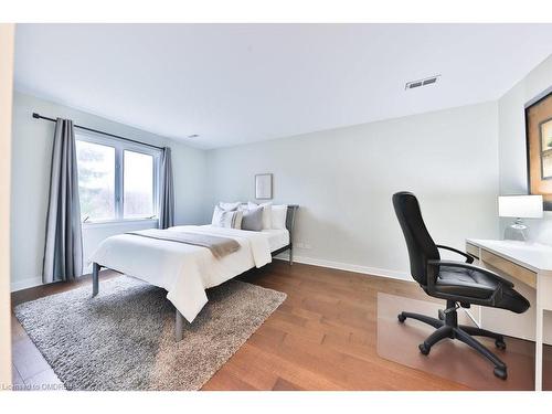 500 Comanche Road, Mississauga, ON - Indoor Photo Showing Bedroom