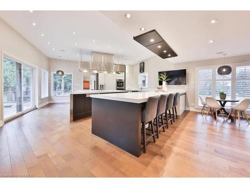500 Comanche Road, Mississauga, ON - Indoor Photo Showing Kitchen With Upgraded Kitchen