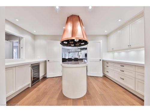 500 Comanche Road, Mississauga, ON - Indoor Photo Showing Kitchen