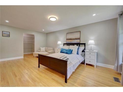 1275 Donlea Crescent, Oakville, ON - Indoor Photo Showing Bedroom