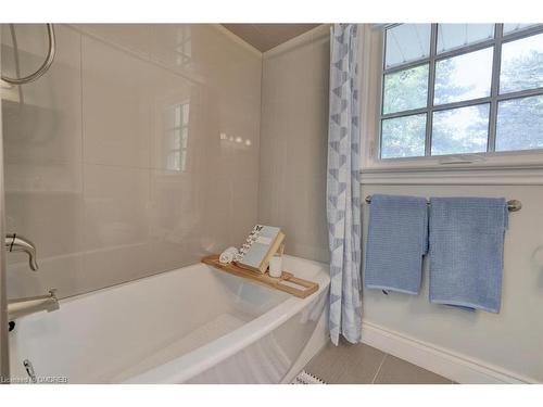 1275 Donlea Crescent, Oakville, ON - Indoor Photo Showing Bathroom