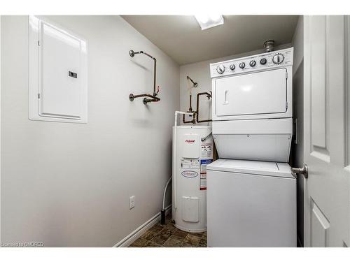 206-67 Kingsbury Square, Guelph, ON - Indoor Photo Showing Laundry Room
