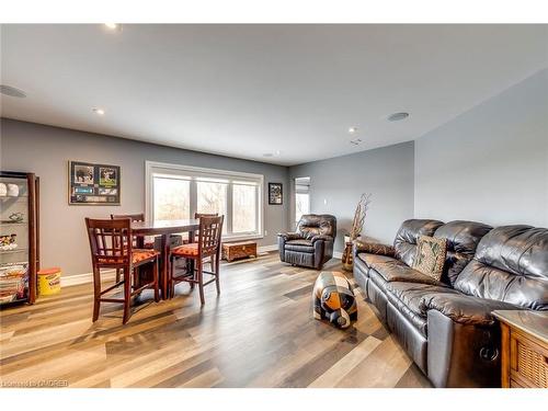 43 Third Road E, Hamilton, ON - Indoor Photo Showing Living Room