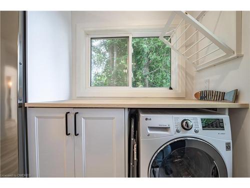 4 6Th Street, Grimsby, ON - Indoor Photo Showing Laundry Room