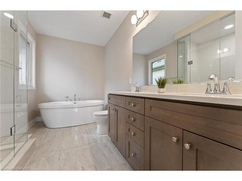 3307 Harasym Trail, Oakville, ON - Indoor Photo Showing Bathroom