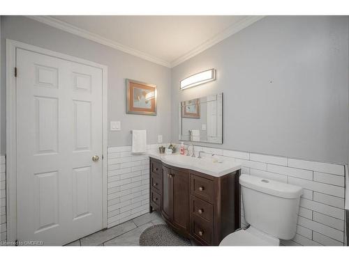 70 Aylmer Crescent, Stoney Creek, ON - Indoor Photo Showing Bathroom