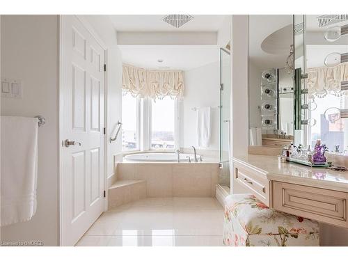 6 East-174 Mountain Park Avenue, Hamilton, ON - Indoor Photo Showing Bathroom