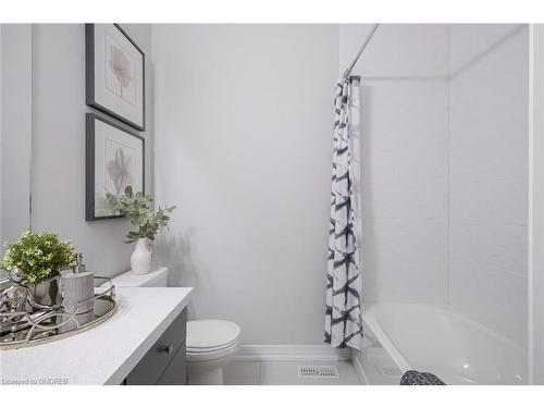 52-550 Grey Street, Brantford, ON - Indoor Photo Showing Bathroom