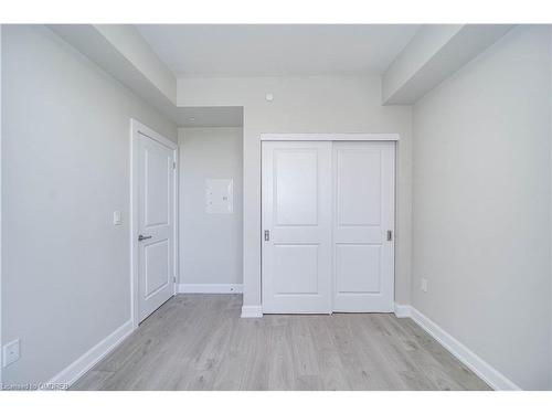 728-3200 William Coltson Avenue, Oakville, ON - Indoor Photo Showing Other Room