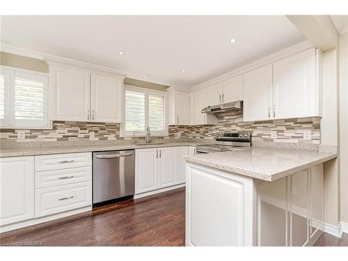 9227 Sixth Line, Halton Hills, ON - Indoor Photo Showing Kitchen With Upgraded Kitchen