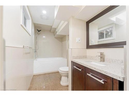 9227 Sixth Line, Halton Hills, ON - Indoor Photo Showing Bathroom