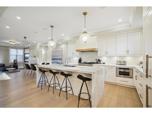 2-336 Robinson Street, Oakville, ON - Indoor Photo Showing Kitchen With Upgraded Kitchen