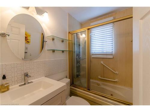 2389 Barclay Road, Burlington, ON - Indoor Photo Showing Bathroom