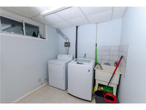 2389 Barclay Road, Burlington, ON - Indoor Photo Showing Laundry Room